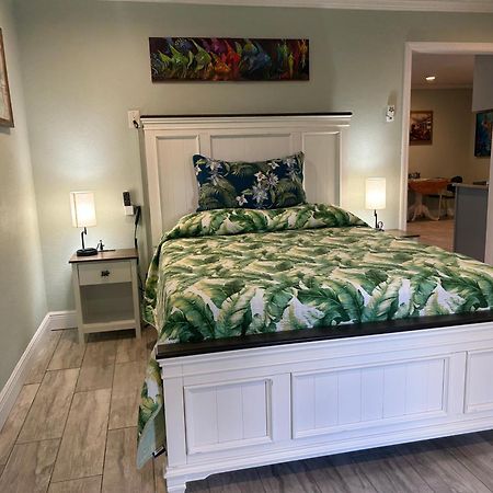 Guest Suite - Waterfront -Pool & Hot Tub- Walk To Beach Clearwater Beach Exterior foto
