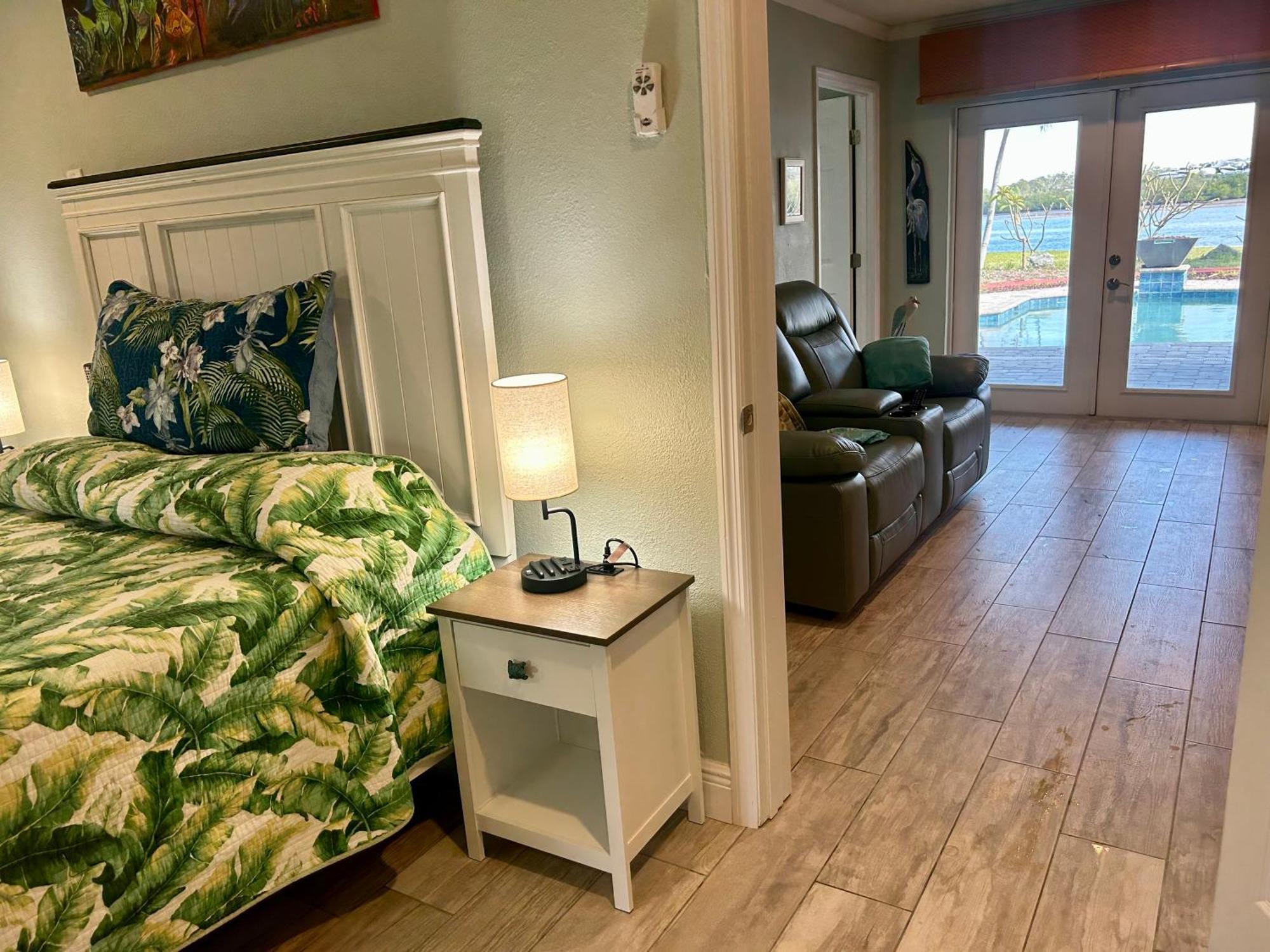 Guest Suite - Waterfront -Pool & Hot Tub- Walk To Beach Clearwater Beach Exterior foto
