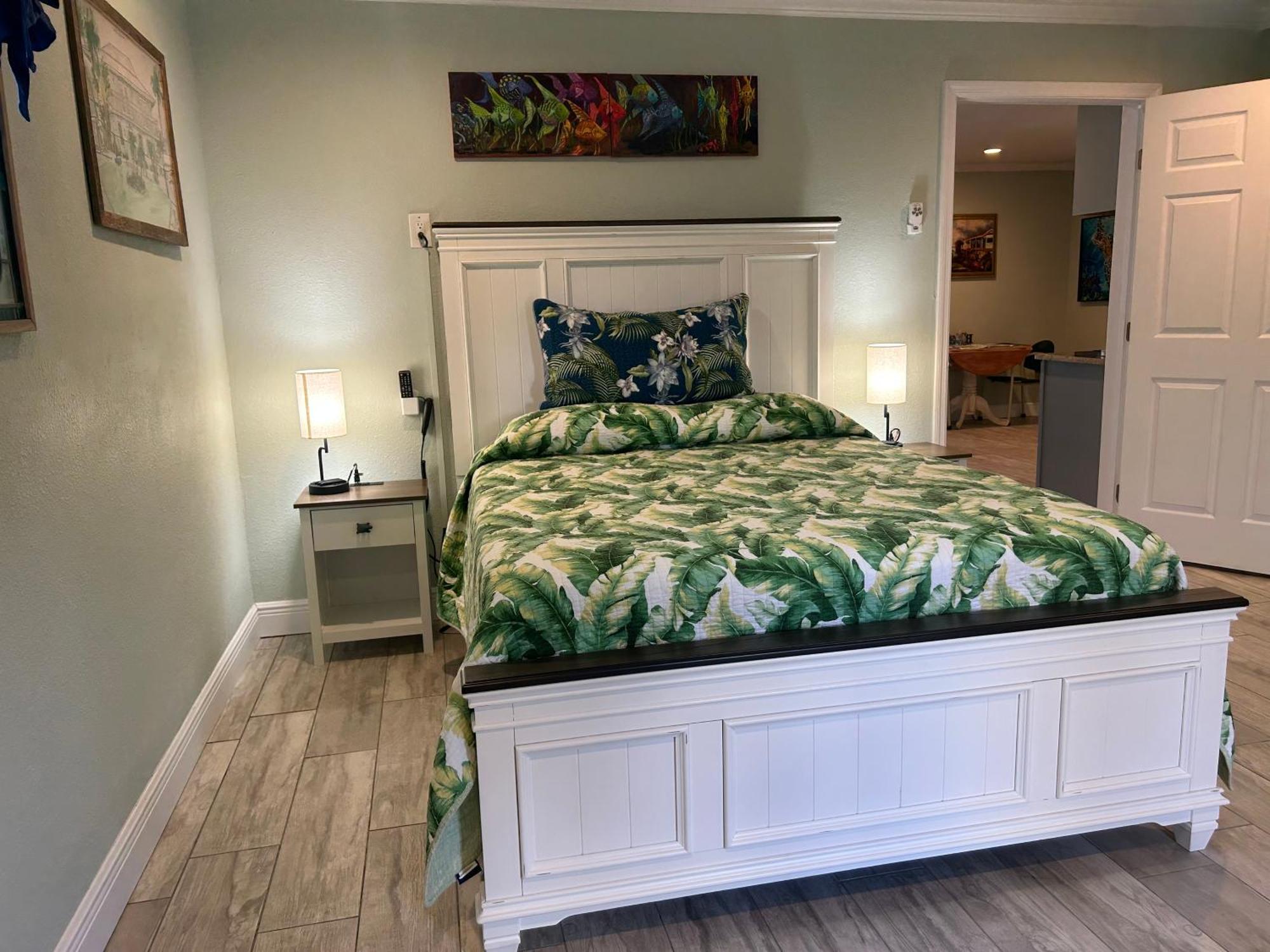 Guest Suite - Waterfront -Pool & Hot Tub- Walk To Beach Clearwater Beach Exterior foto